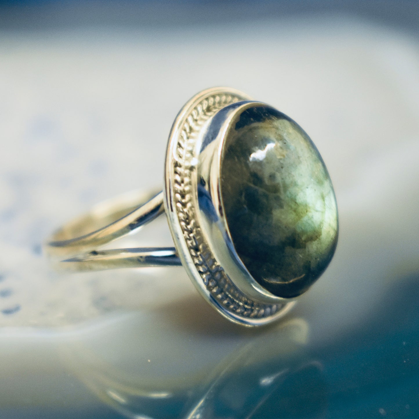 Ganesha Handicrafts, Detailed Labradorite Ring, Labradorite Ring, Women's Trending Ring, New Womens Modern Ring, Womens Stylish Ring.
