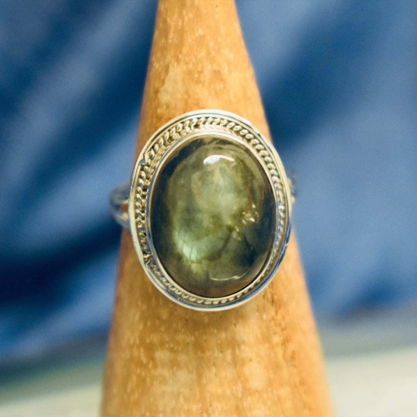 Ganesha Handicrafts, Detailed Labradorite Ring, Labradorite Ring, Women's Trending Ring, New Womens Modern Ring, Womens Stylish Ring.