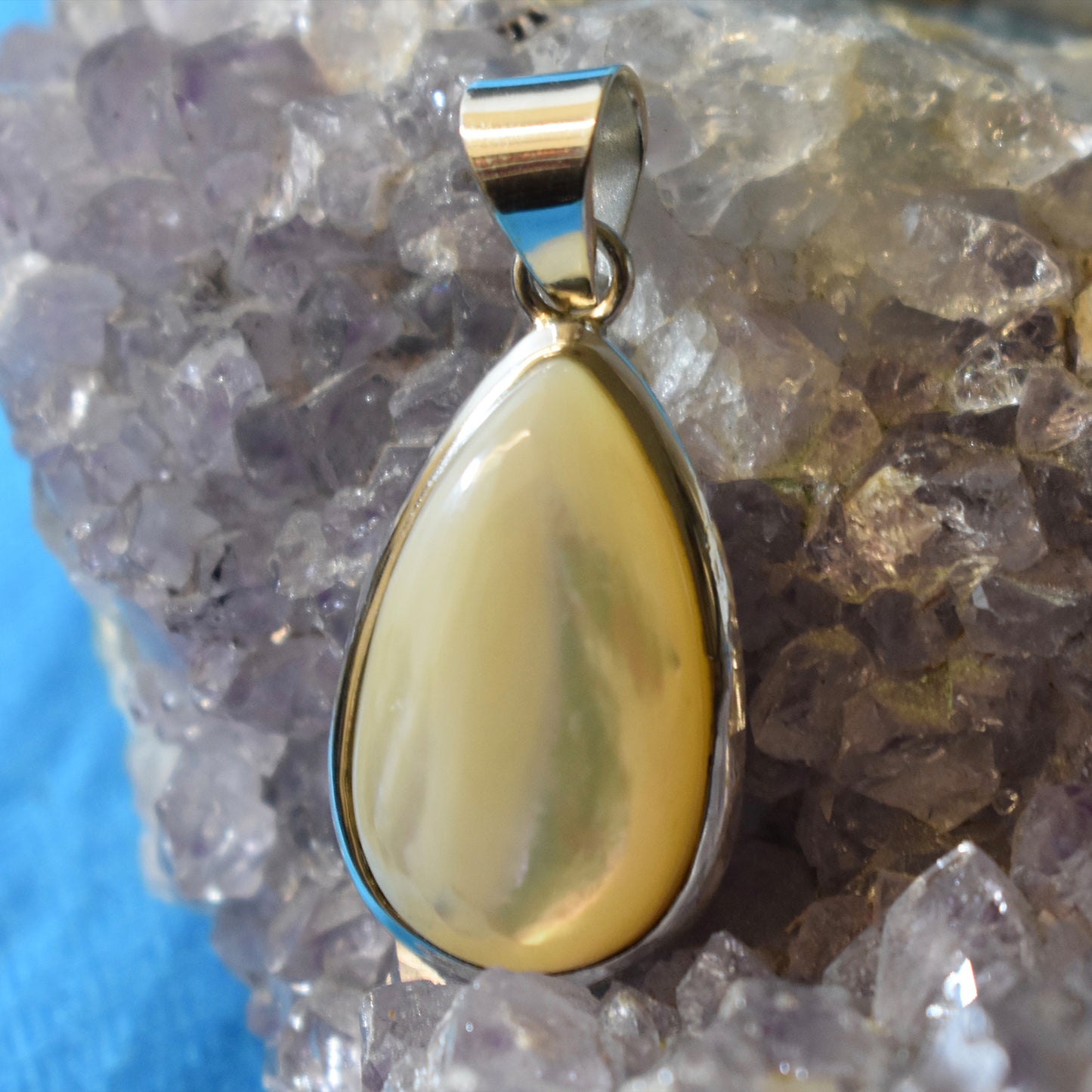 Ganesha Handicrafts, Mother of Pearl Tear Drop Pendant (925), Pearl Tear Drop Pendant, 925-Pearl Tear Drop Pendant, Women's Trending Pendant, New Model Women's Pendant, Womens Modern Pendant, Women's Stylish Pendant.